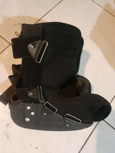 Bota para mobilização de pé marca hidrolight