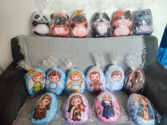 Lindas almofadas de santos e bichinhos 3 por apenas 100,00 reais