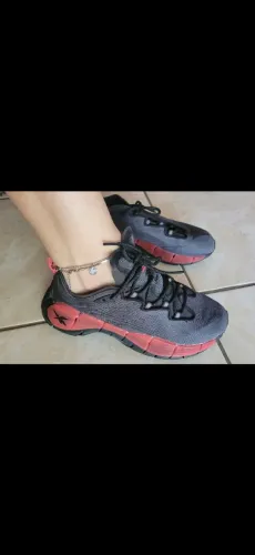 Tênis Reebok ZIG Kinetica II Bred - T: 35