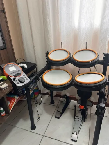 Vendo Bateria eletrônica Medeli MZ 528