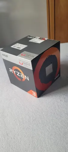 Processador AMD Ryzen 3 2200G + Caixa Original | Excelente Estado