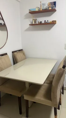 Mesa de jantar lugares