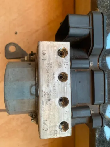 MODULO ABS TOYOTA ETIOS