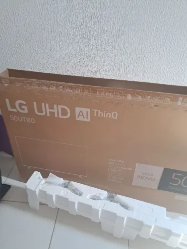 Televisão LG de 50 polegadas zerada com a tela quebrada vender para tirar as peças