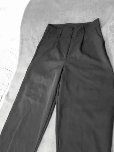 Calça pantalona de alfaiataria gg