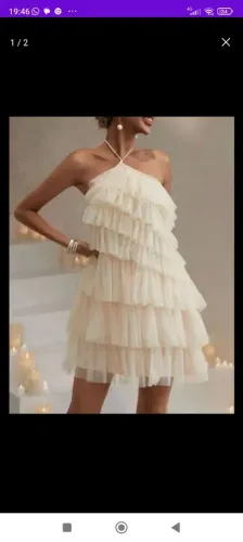 Vestido curto com babados 38
