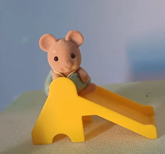 Bebê Rato Com Escorregador Sylvanian Families