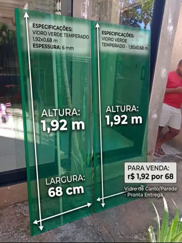 Vidro esverdeado 6mm Duas peças vendo cada peça por R$130,00
