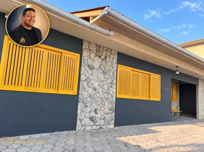 Ampla Casa Comercial / Residencial Para Aluguel de 177m2, No Centro de Santo Amaro - SC