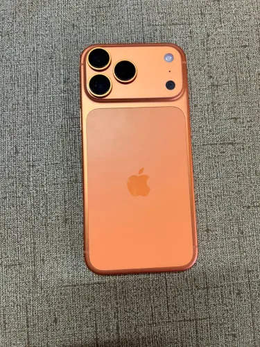 iPhone 17 ProMax laranja