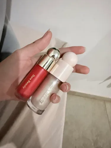 Blush Grateful Rare Beauty + Iluminador Liquido Enlight rare beauty