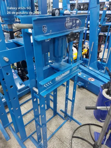 PRENSA HIDRÁULICA 15T BASE RETA BOVENAU 