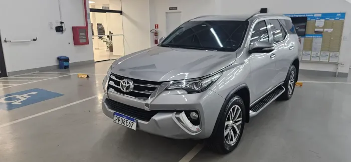 Toyota Hilux SW4 SRX 4X4 2.8 TDI 16V Dies. Aut. 2016