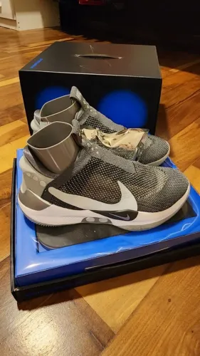 Tenis nike adapt bb amarra sozinho controle via app base sem fio