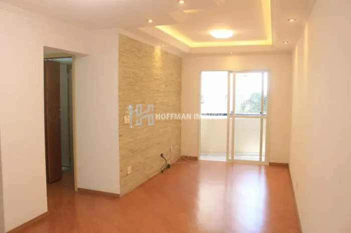 Apartamento com varanda para alugar, 02 dormitórios e 01 vaga no Bairro Santa Paula