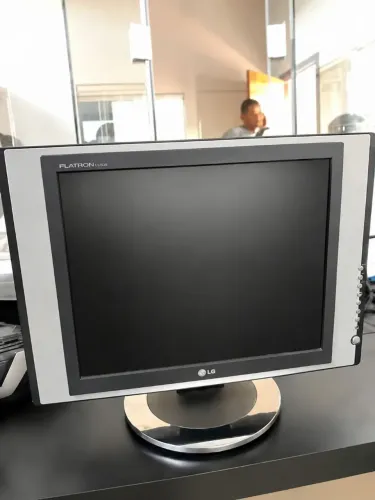 Monitor LG flatron