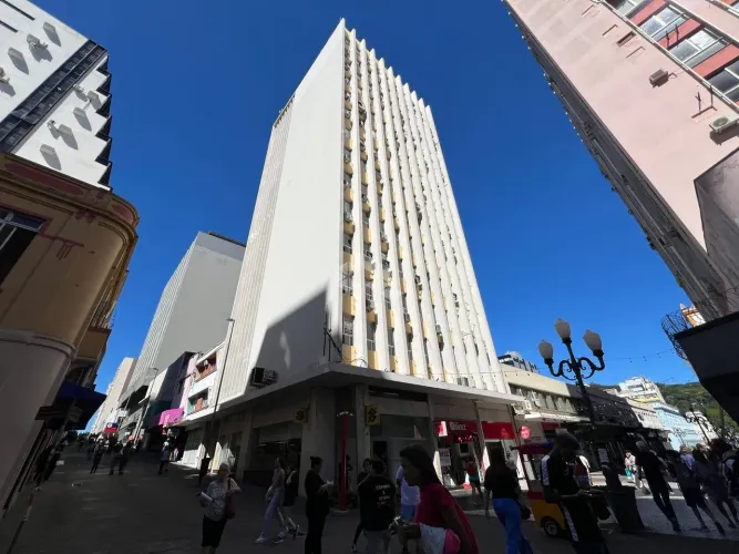 Sala comercial no bairro Centro, em Florianópolis - SC