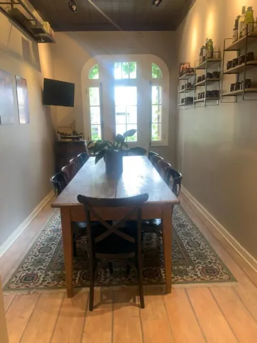 Vendo Mesa de Madeira com 10 Lugares