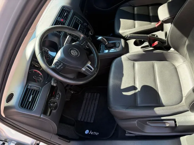 Volkswagen Jetta Comfortline 2.0 T.flex 8V 4P Mec. 2013