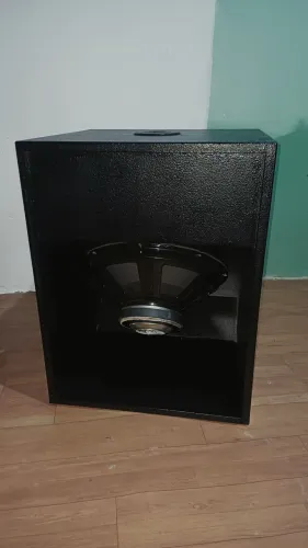 Vendo Caixa Ev de 15 De 600w
