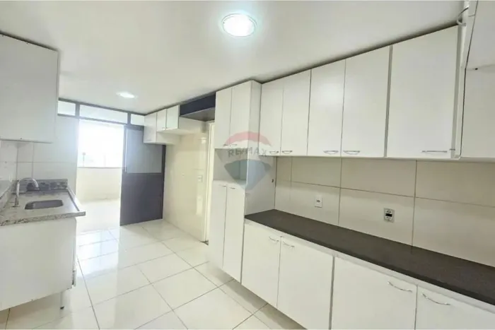 Apartamento no Aleixo 158m² no condomínio Rio Amazonas, 11º andar, nascente