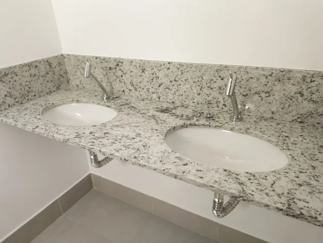 Pia de Granito para Banheiro com 2 Cubas