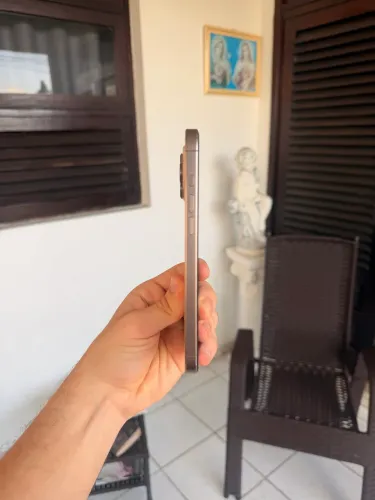 iPhone 16 pro max 128g semi novo sem marcas de uso bateria 98%