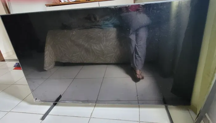 TV Samsung 70" para retirar peça ou arrumar