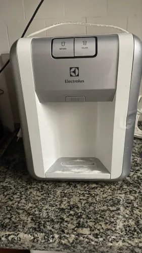Filtro Eletrolux gela muito, com compressor