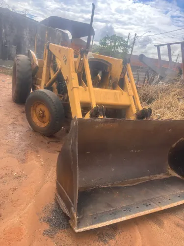 TRATOR MASSEY FERGUSON