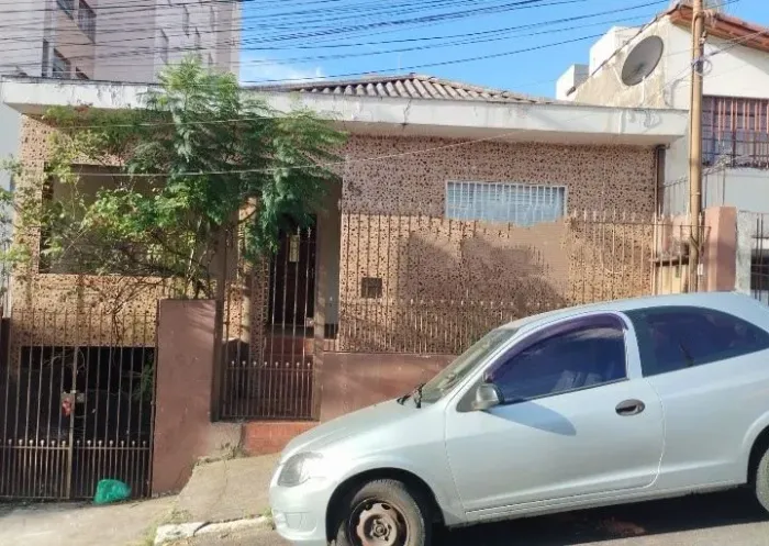 Vendo casa 3 Dorm c/garagem e 123 metros quadrados