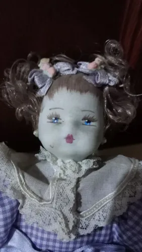 Boneca de porcelana