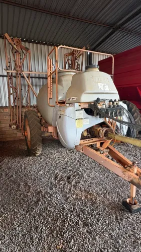 Pulverizador Advance jacto 2000