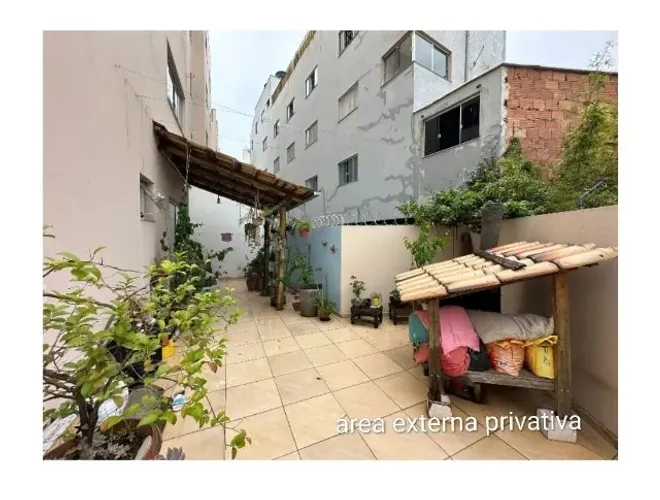 APARTAMENTO com área privativa, prédio com elevador, centro de Itaúna, 03 quartos