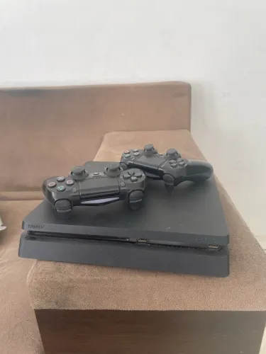 Vende-se ps4 ,único dono e atualizado na última versão