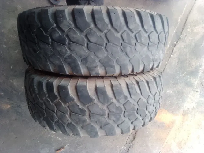 Vende-se 2 pneus aro 15 perfil 32.11.50r 15