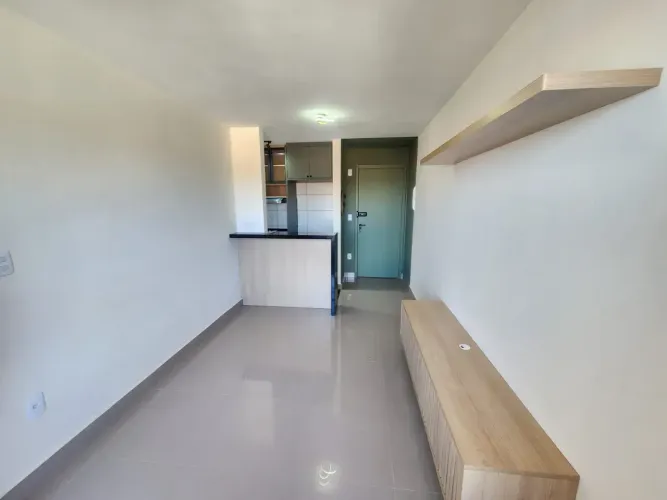 Aluga-se excelente apartamento no condomínio Ilha de Havana.