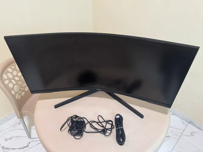 Monitor Samsung Odyssey G5 34 Polegadas Ultrawide *COM DEFEITO*