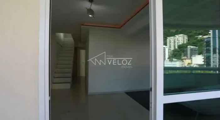 Cobertura : / Residencial / Humaitá