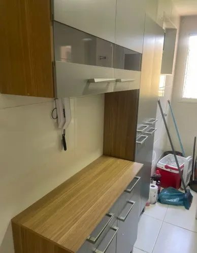 VENDO ARMÁRIO DE COZINHA - APENAS 3 MESES DE USO