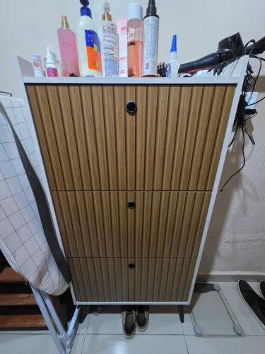 Vende-se sapateira basculante
