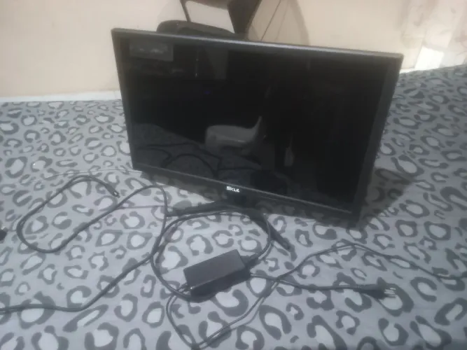 Monitor skul 23 polegadas em perfeito estado com cabos e nota fiscal