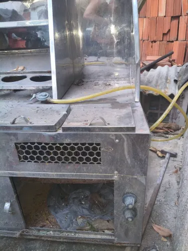Vendo equipamento pra trabalhar com cachorro quente pra Fiorino ou utilitários