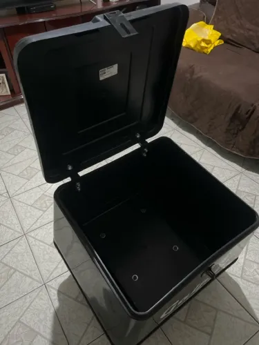Baú com suporte