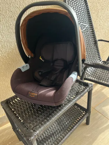 Bebê-conforto Burigotto: R$ 100. Não entrego.