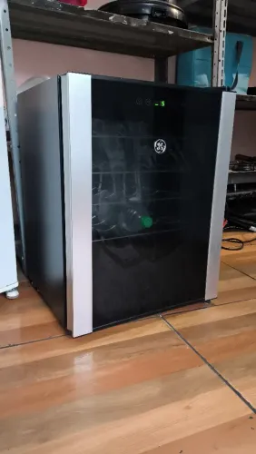 Adega refrigerada 