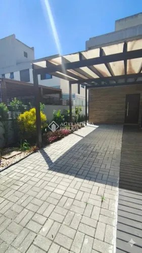 Casa à Venda 3 Dormitórios - Loteamento Planejado ao lado do Shopping Oka