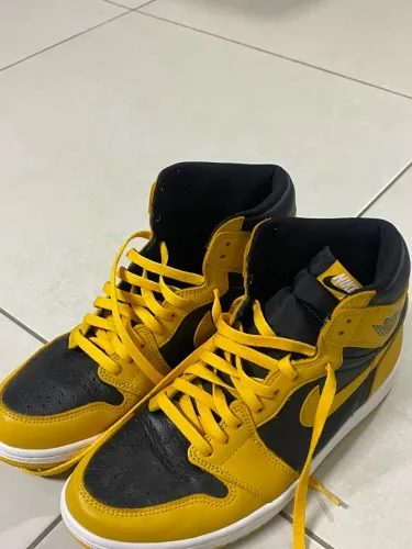 Air Jordan 1 High OG "Pollen"  