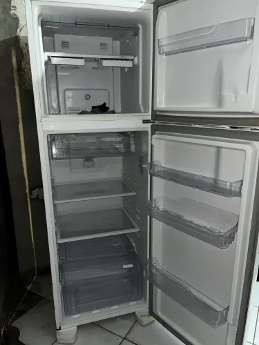Geladeira sem funcionar