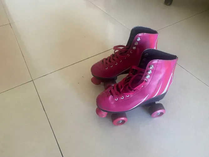 Vendo patins retrô